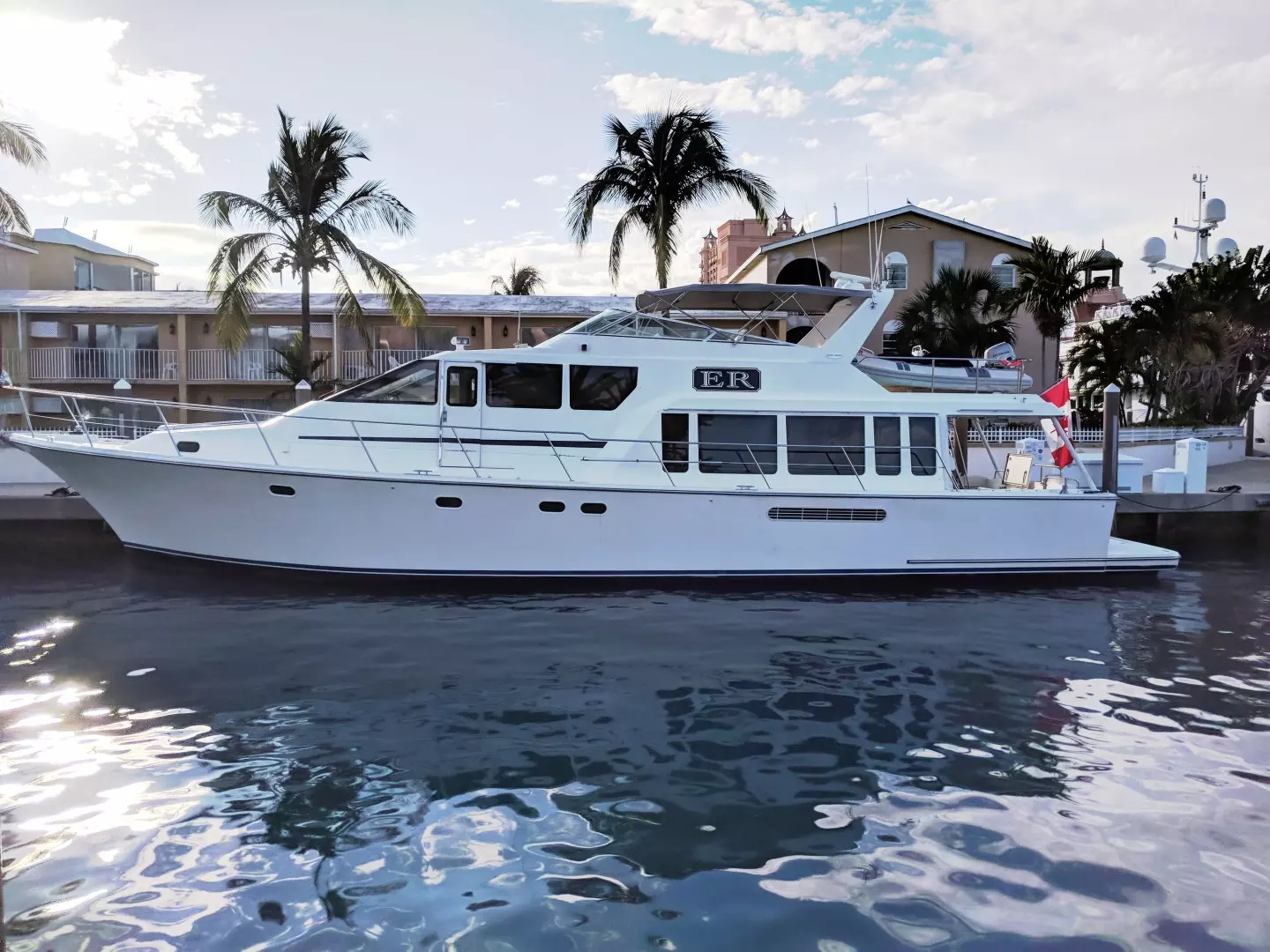 2000 Pacific Mariner 65 Motoryacht - Image 2