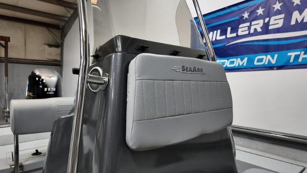 SeaArk RXT 170