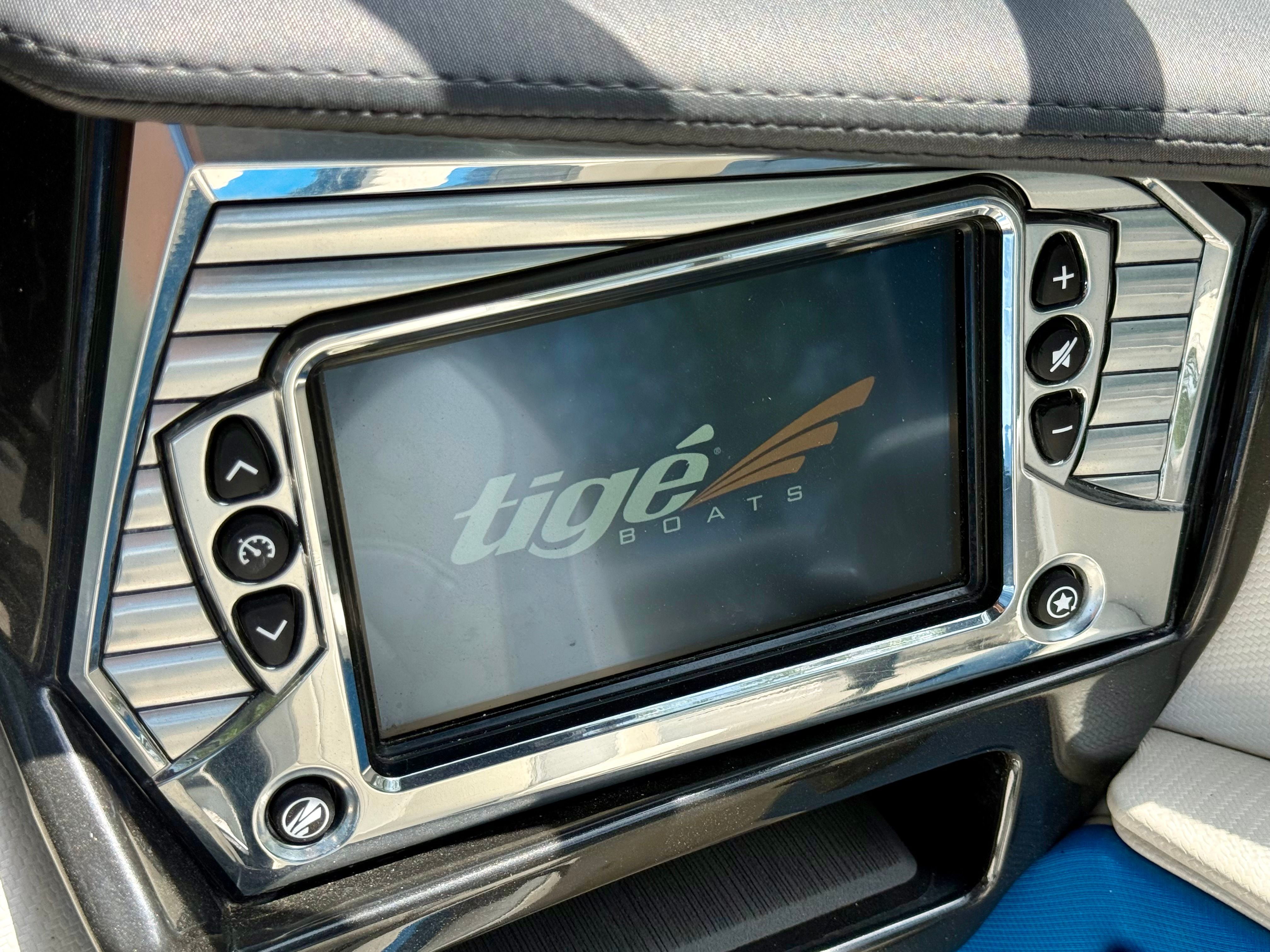 The image shows a modern control display of a 2017 Tigé Z3 boat.