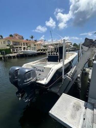 2011 Pursuit C 280 Center Console - 2