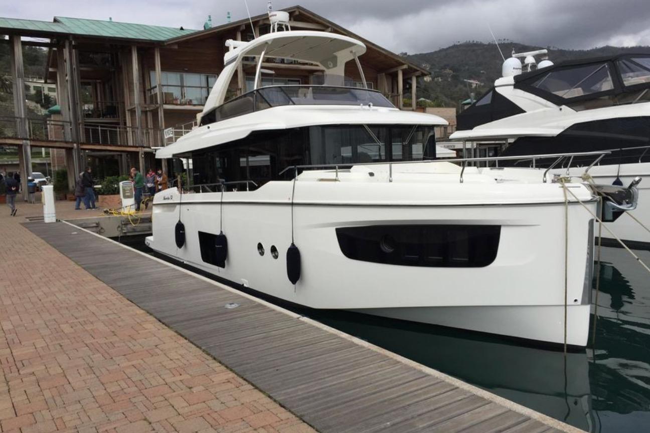 2018 Absolute Navetta 52