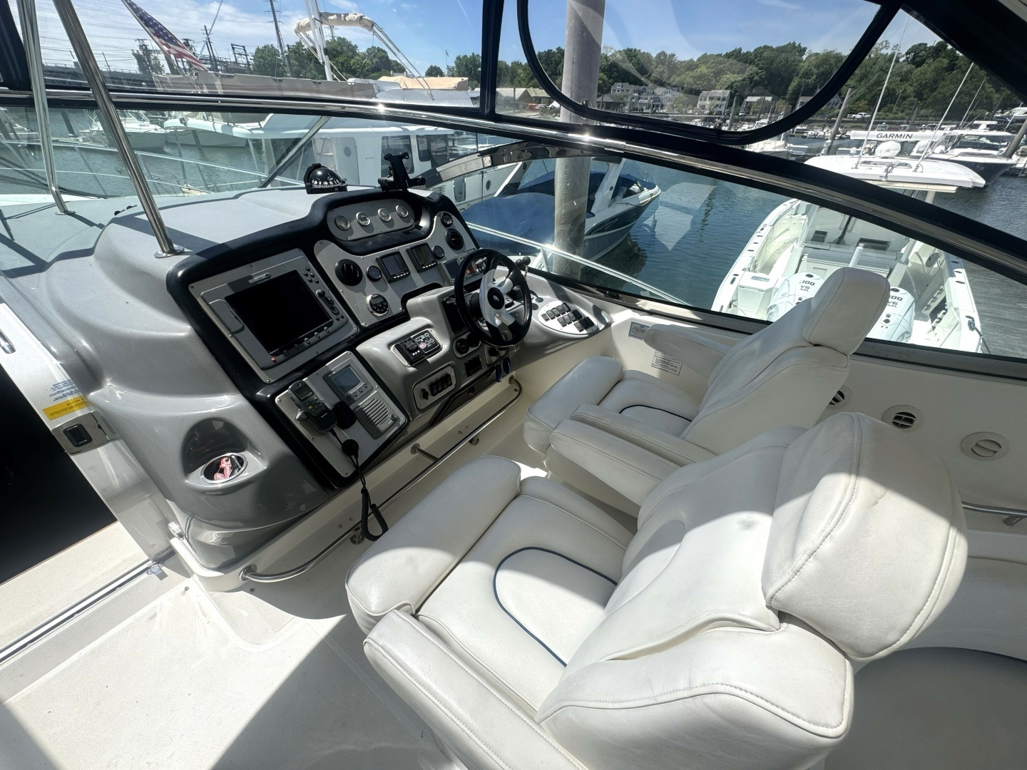 2006 Cruisers Yachts 520 Express - Image 14