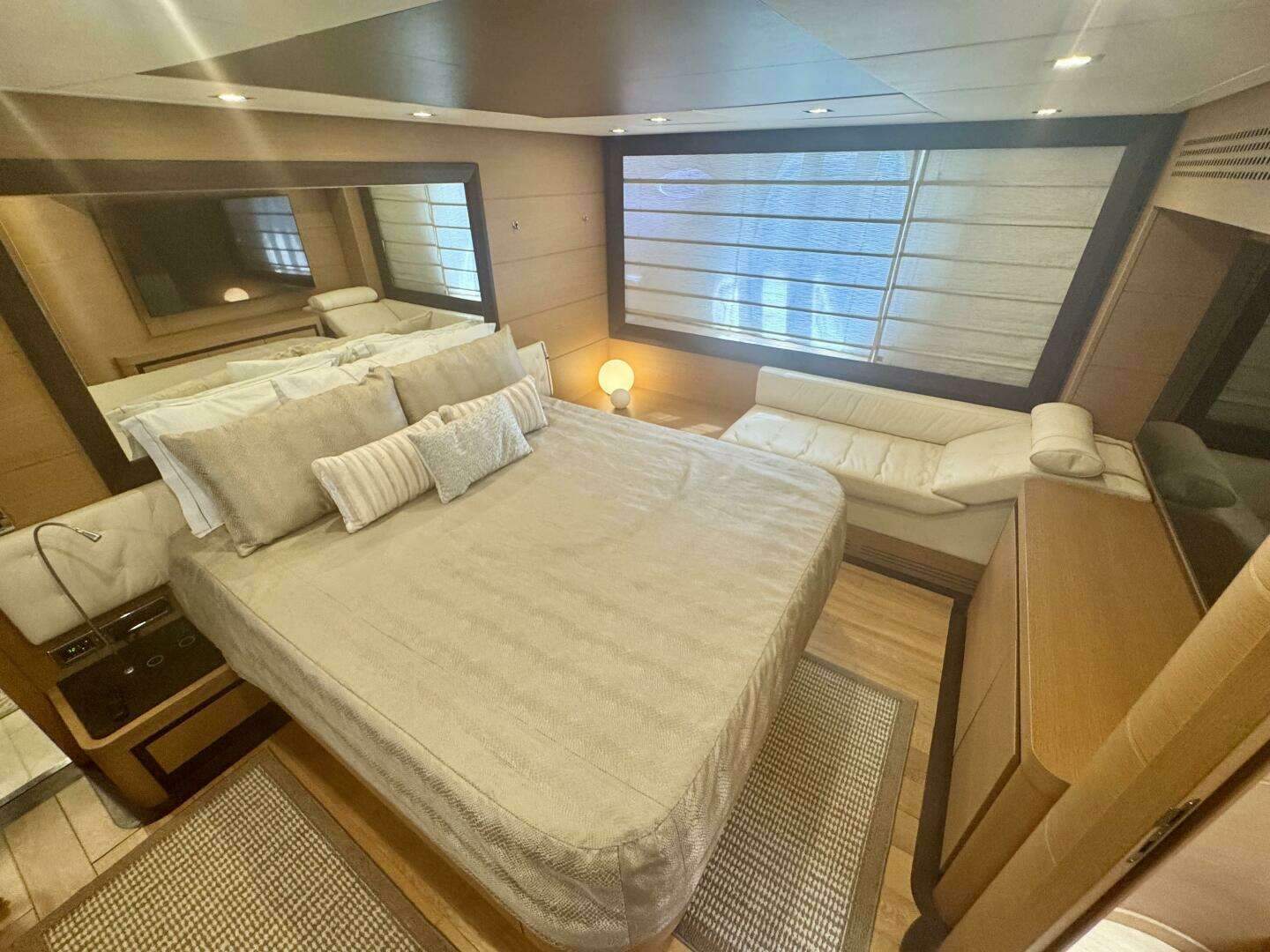 2008 Pershing 72 - Image 8