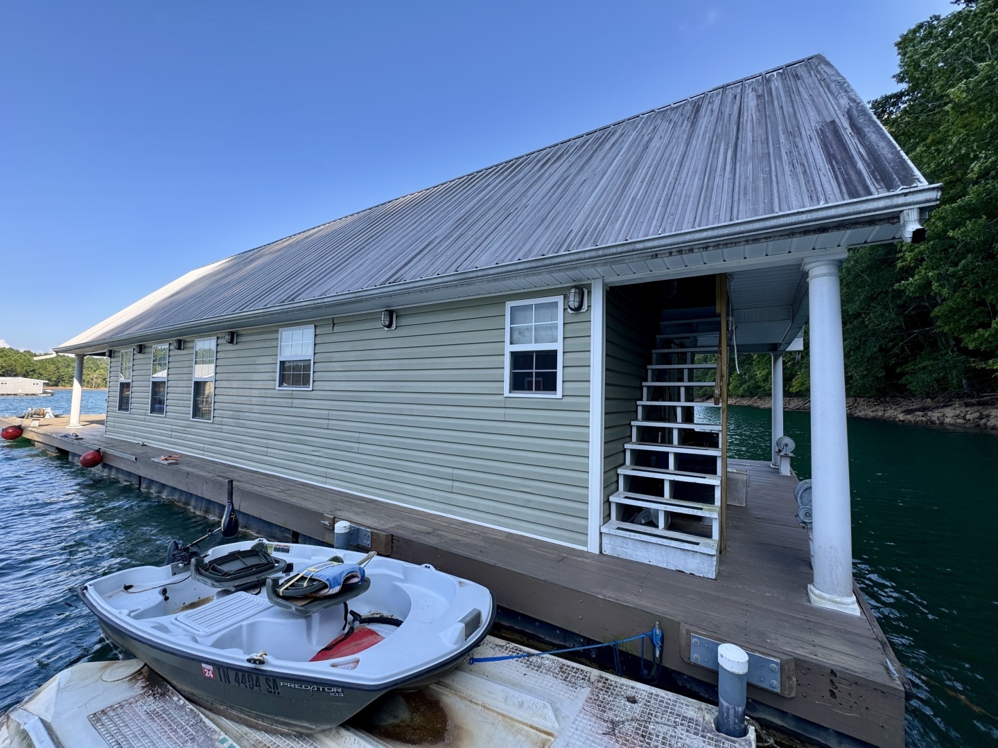 2006 Custom 20 x 43 Floating Cabin - Approx 812sqft - Image 87