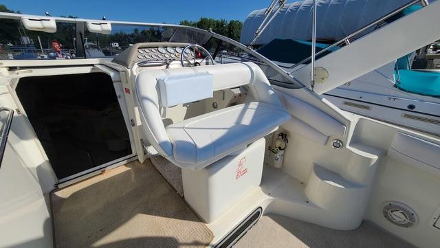 1994 Larson Cabrio 300 - 10