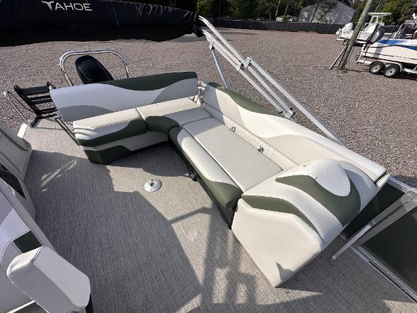 2025 Tahoe Pontoon LTZ Cruise Rear Bench with stylish seating on a sunny day.