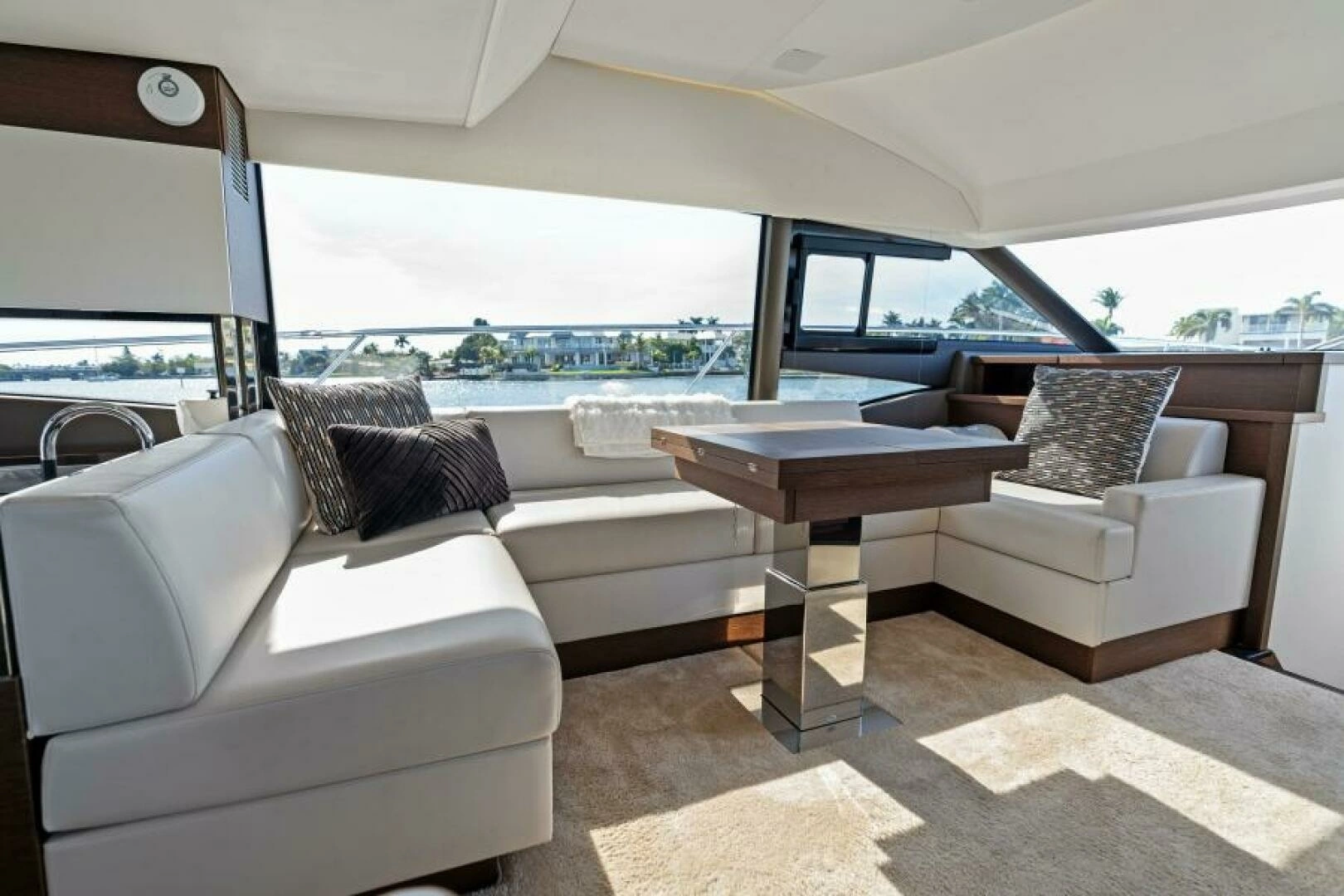 2020 Prestige 520 Flybridge - Image 15