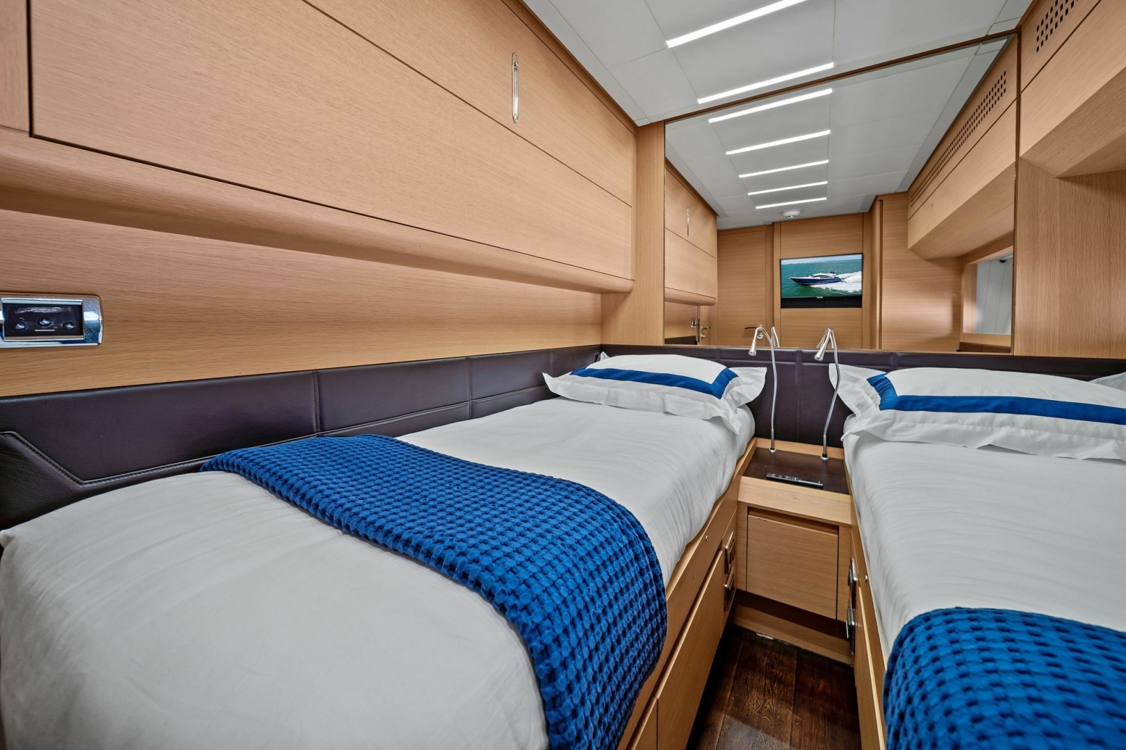 2013 Pershing 82 - Image 39