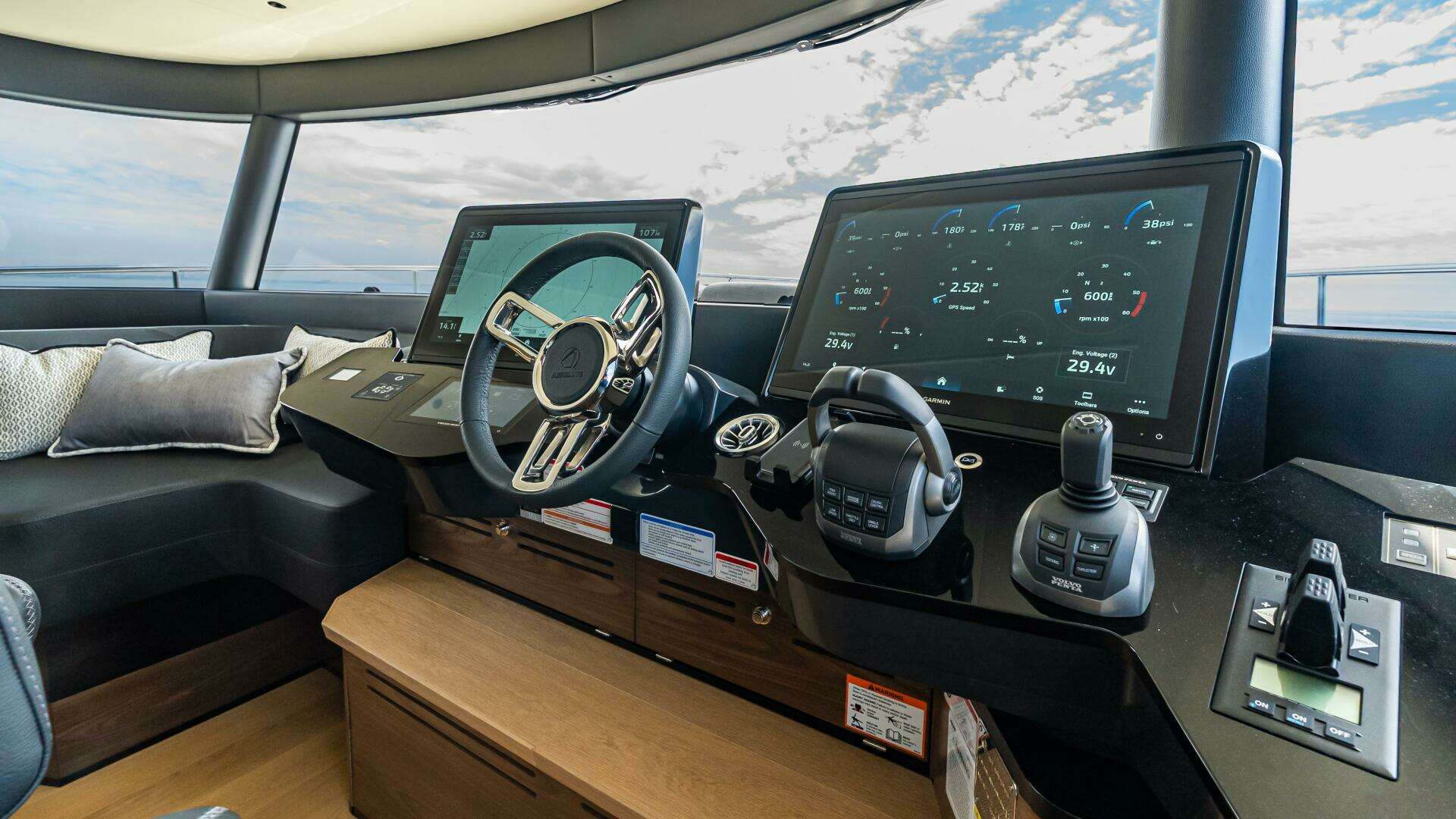 2025 Absolute Navetta 64 - Image 34
