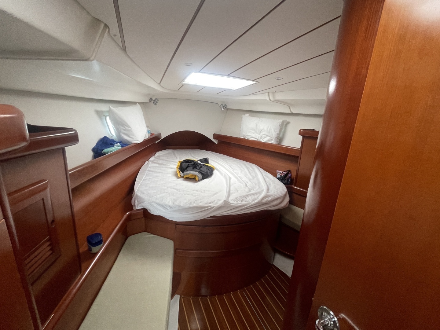 2007 Beneteau 423 - Image 5