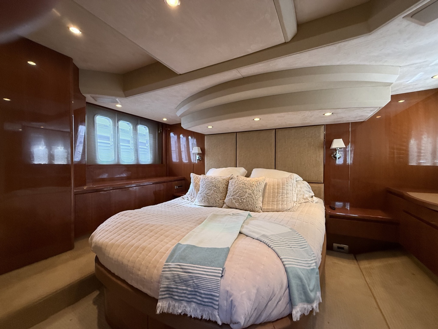 2009 Princess — - Image 16