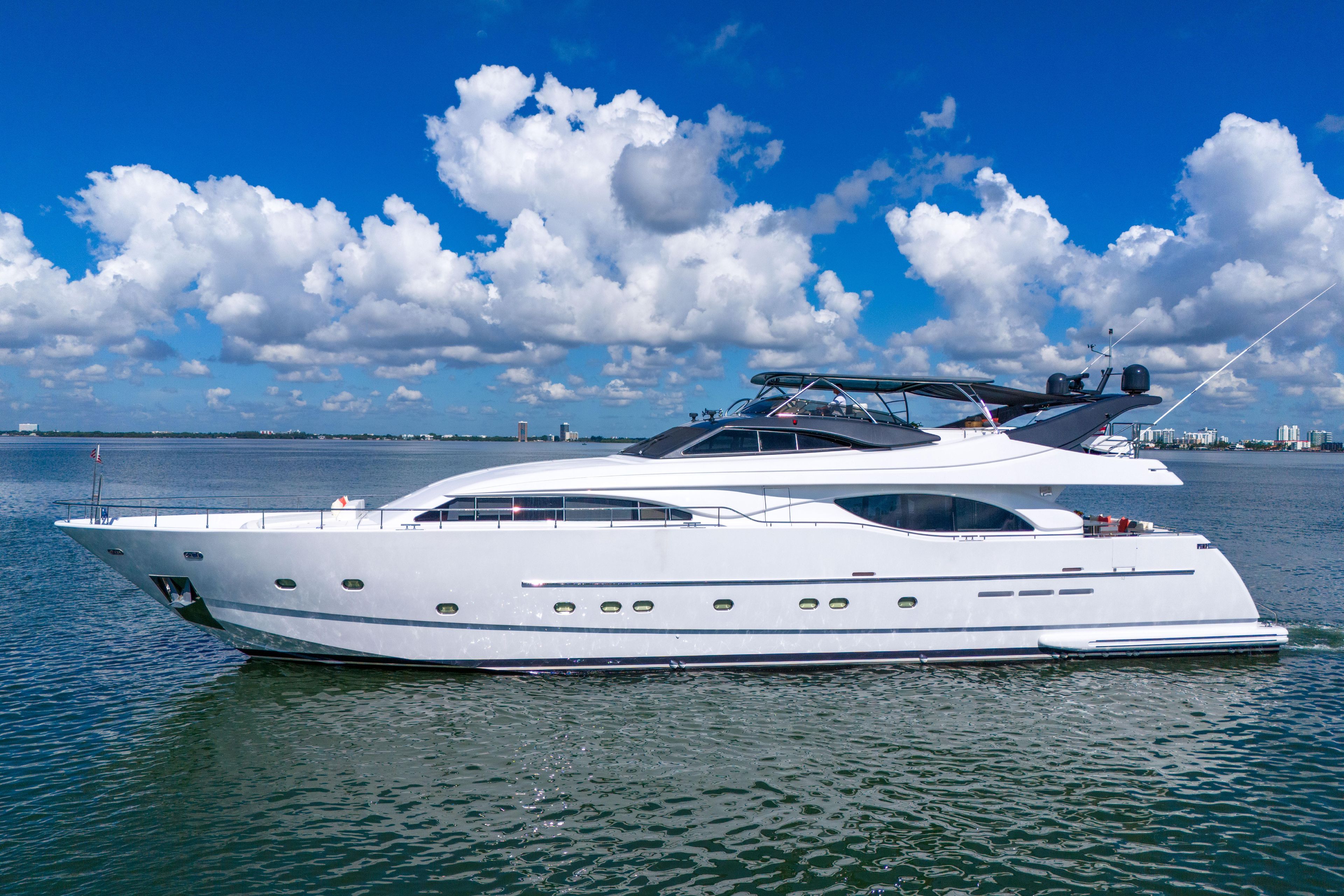 2002 Ferretti Yachts Custom Line 94