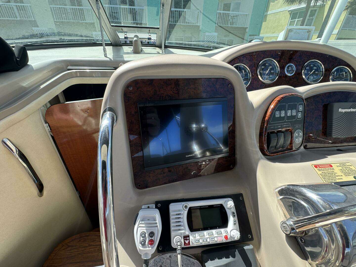 2002 Sea Ray 320 Sundancer - Image 26