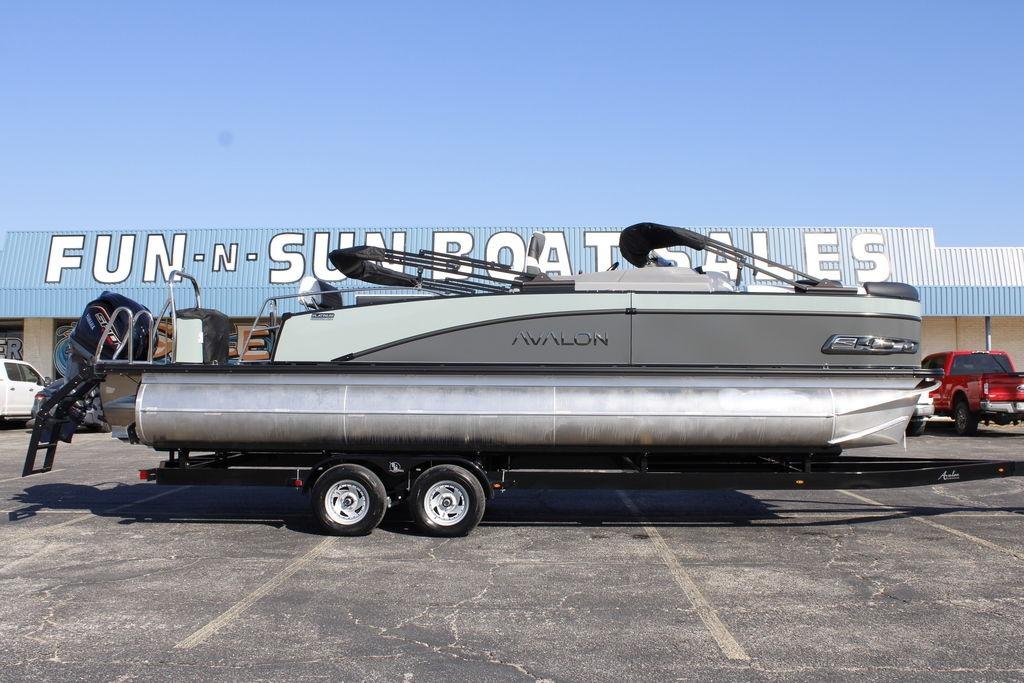 2026 Avalon Catalina Cruise Rear Bench 25 FT
