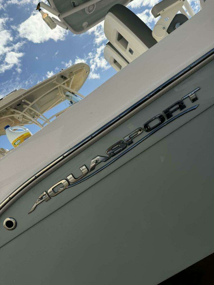 2021 Aquasport 2500 Center Console - Image 39