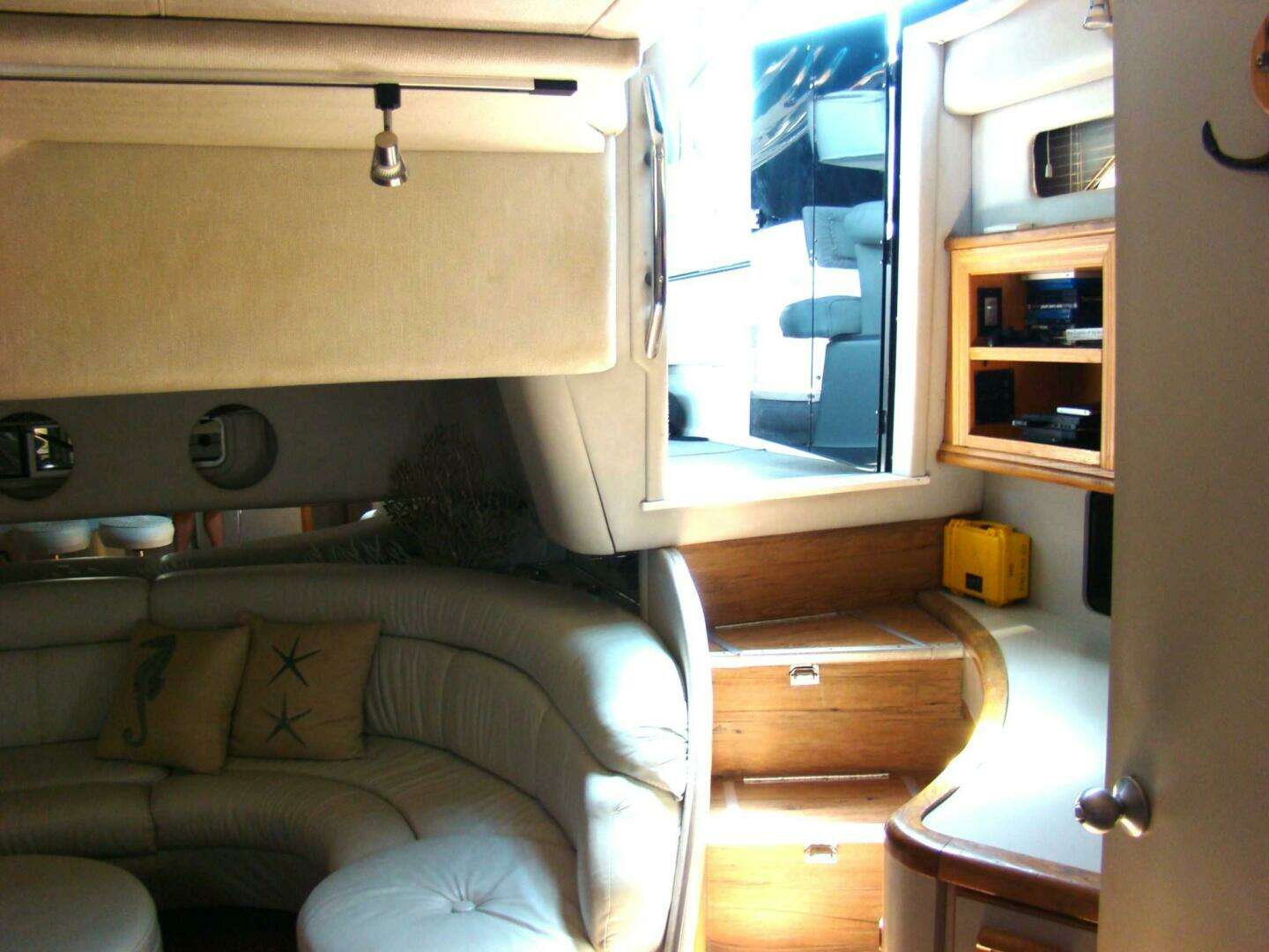 1991 Sea Ray 480 Sundancer - Image 33