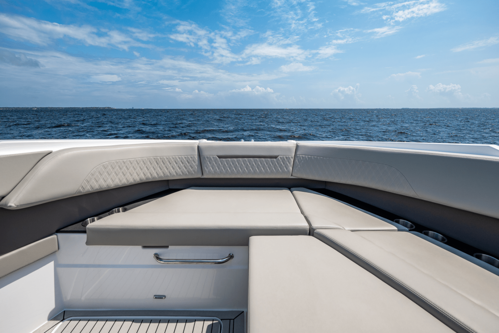 2025 Cruisers Yachts 50 GLS - Image 59
