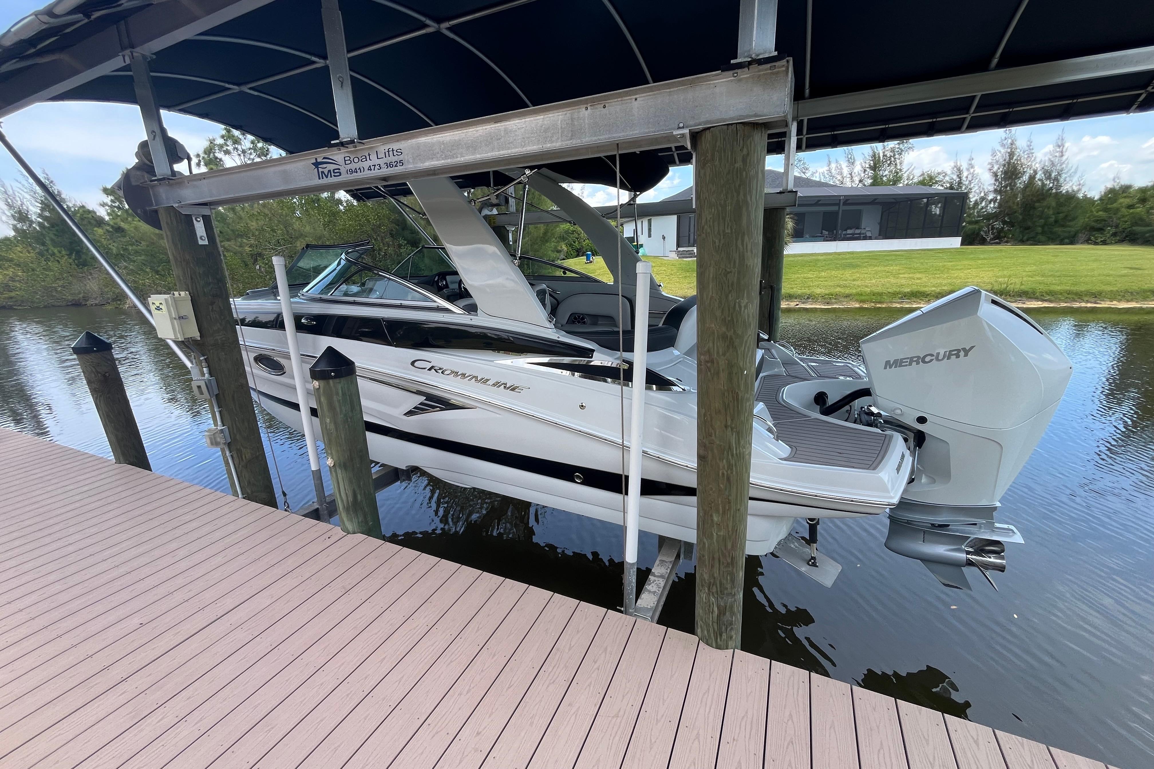 2022 Crownline 260 XSS