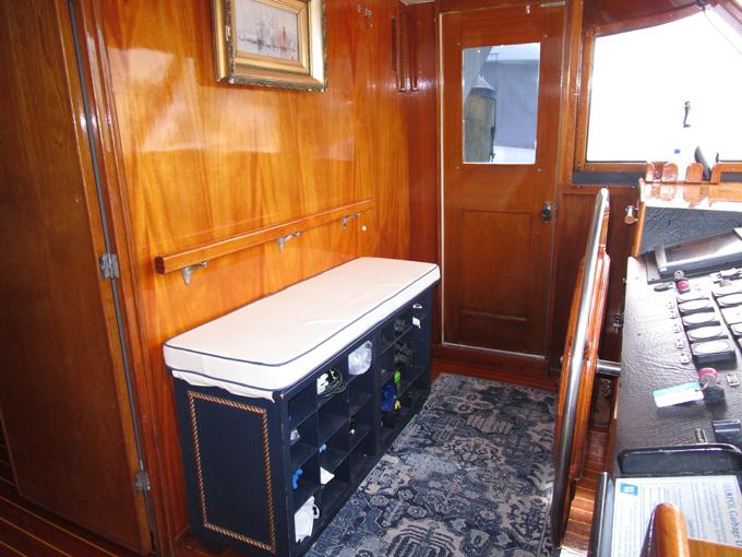 Helm seat