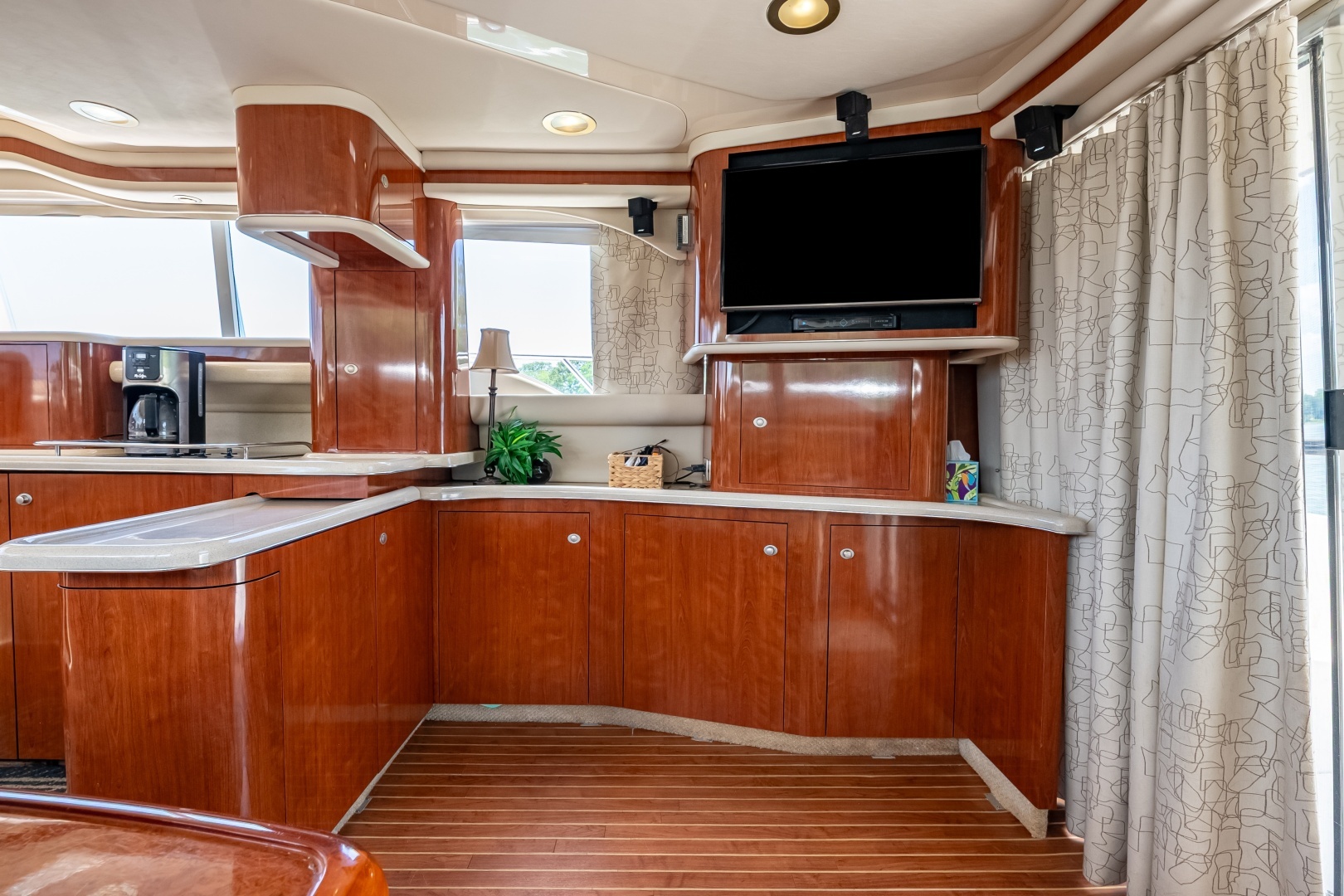 2004 Sea Ray 480 Sedan Bridge - Image 40