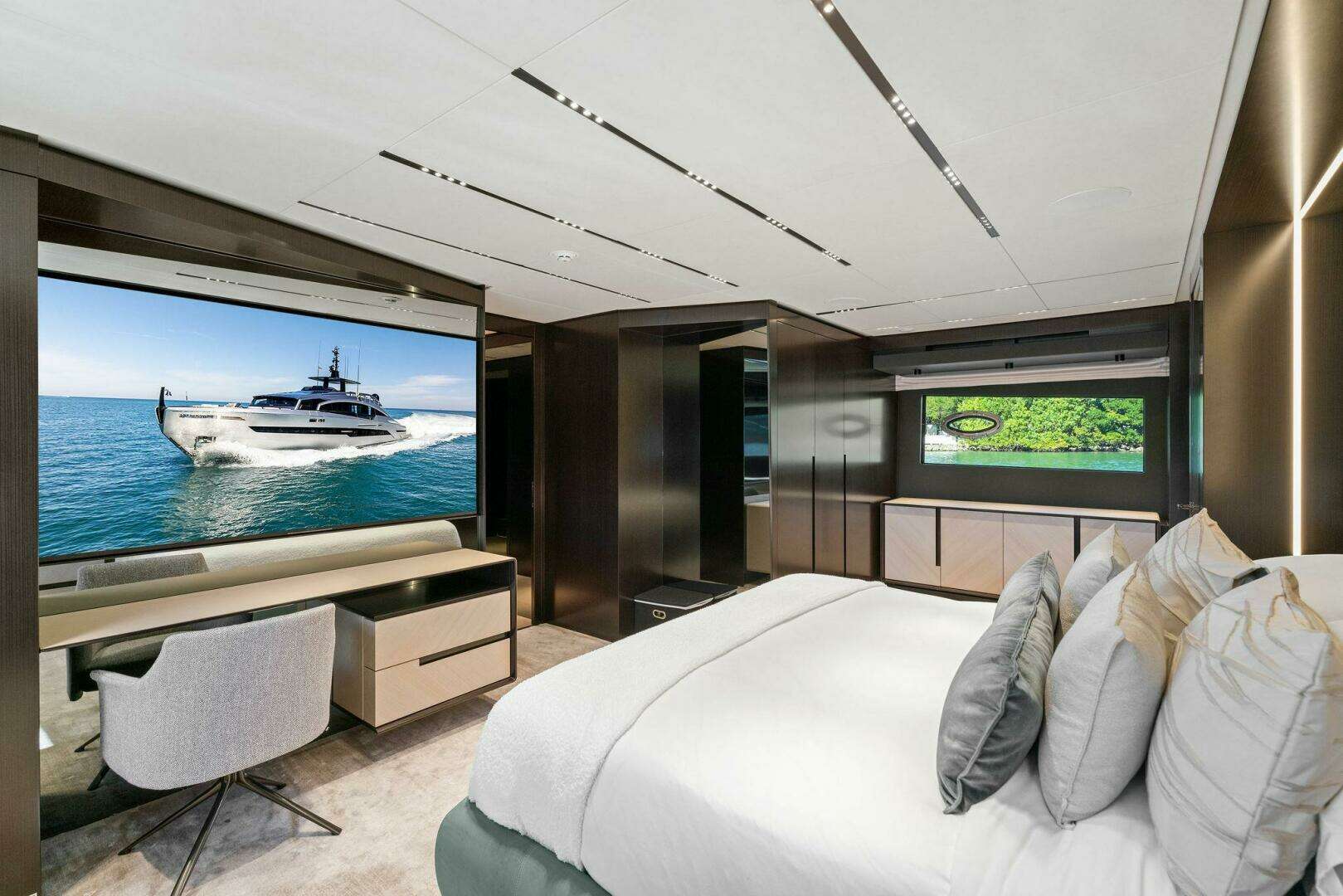 2023 Pershing GTX Motoryacht - Image 81