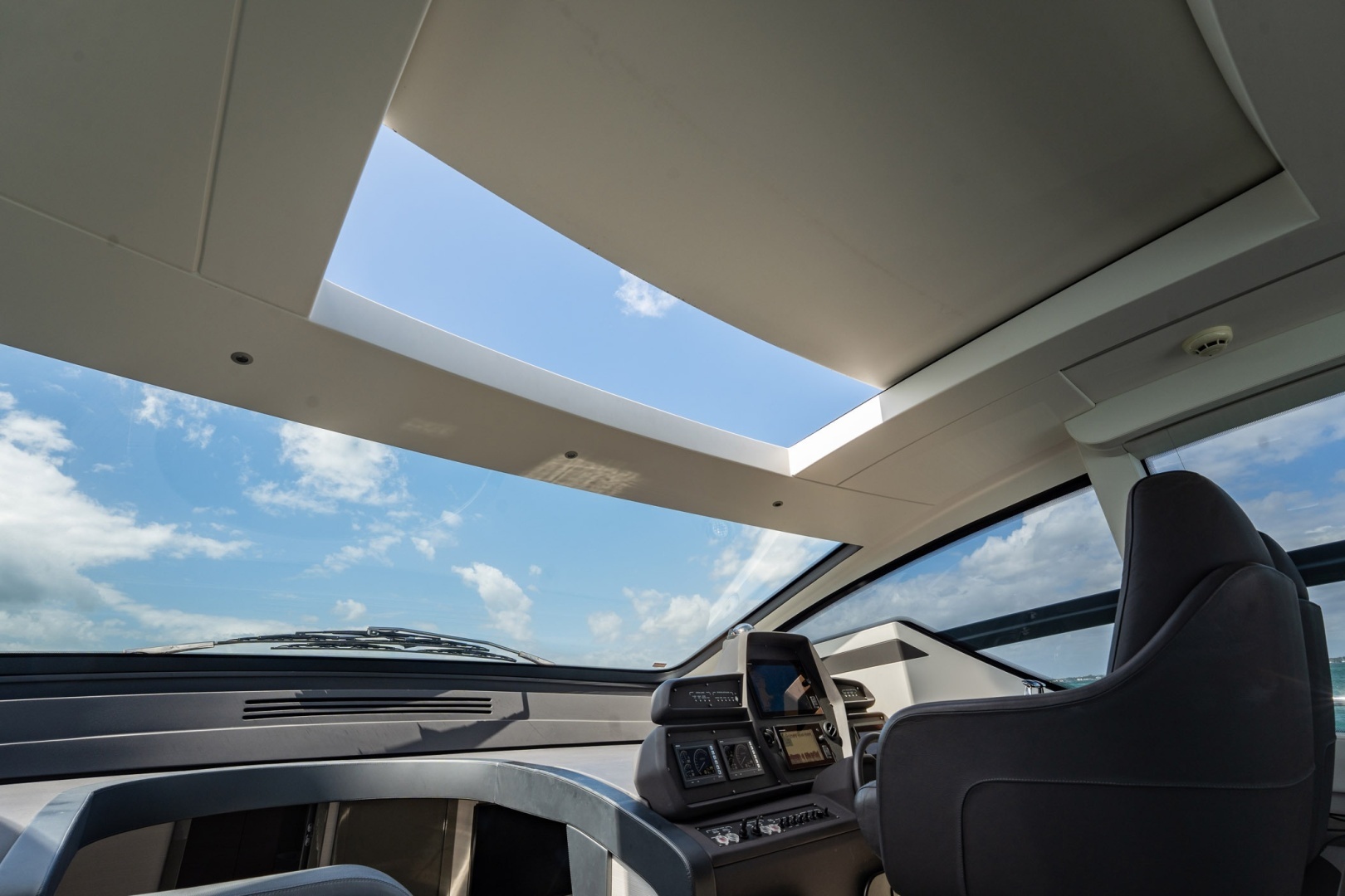 2020 Pershing 62 - Image 30