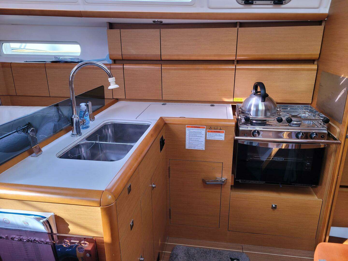 2014 Jeanneau 379 - Image 39