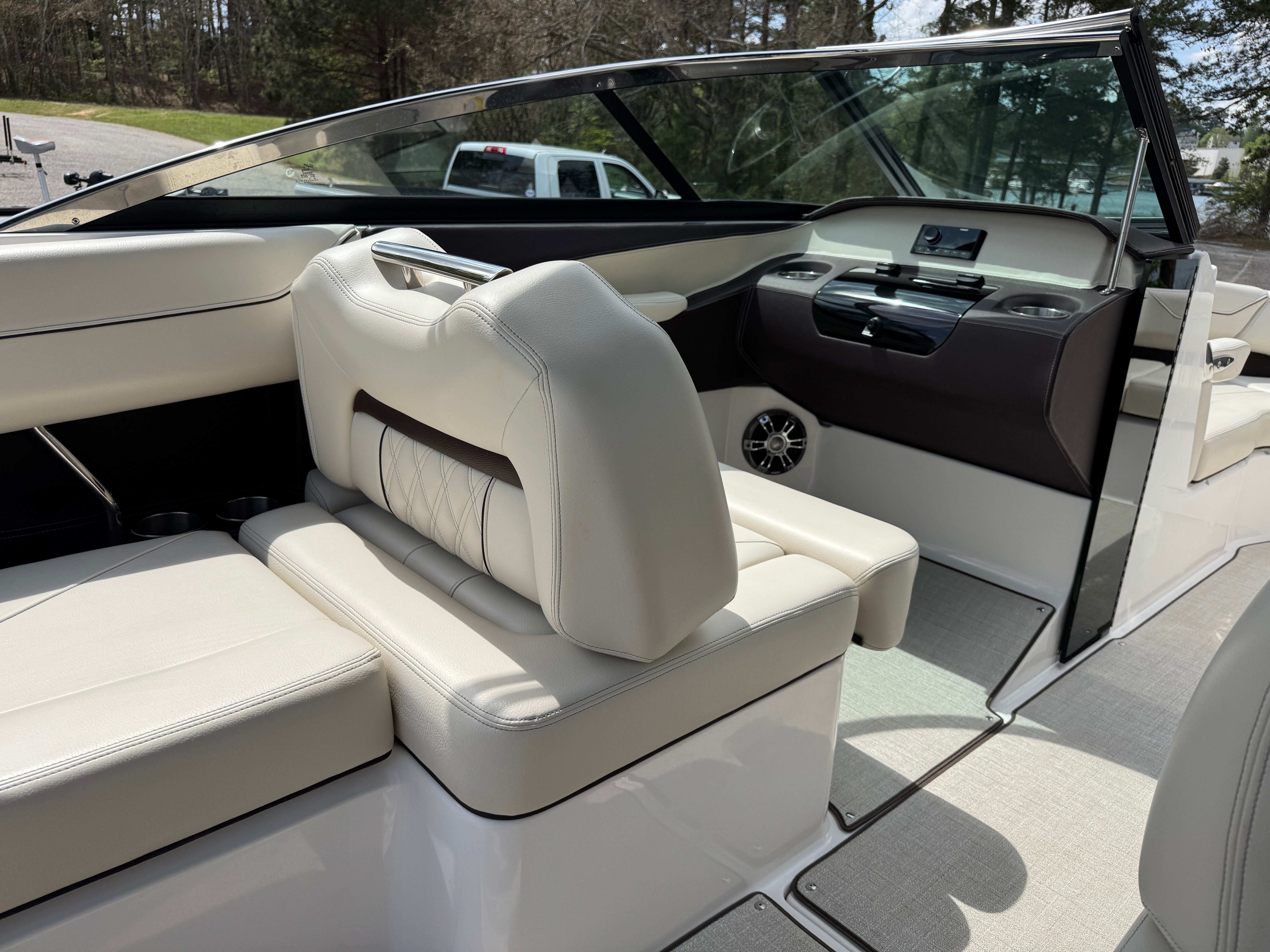2023 REGAL LS4 - Image 14
