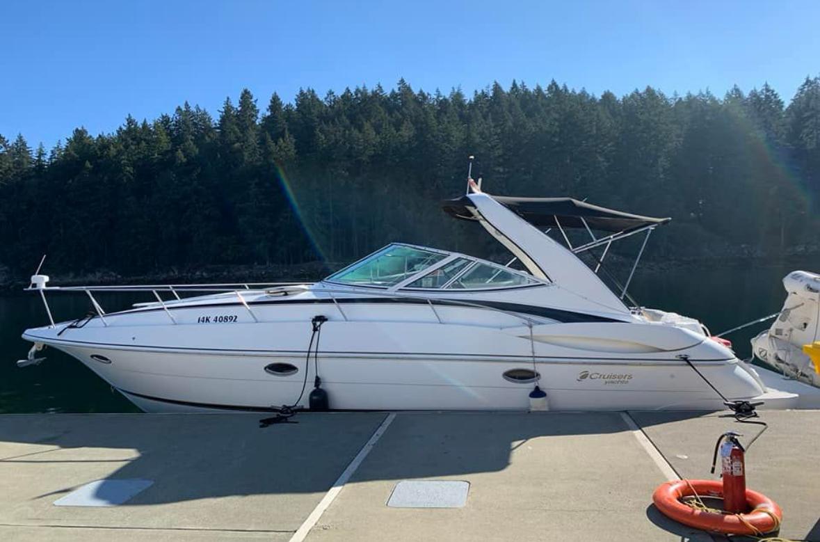 2001 Cruisers Yachts 3470 Express