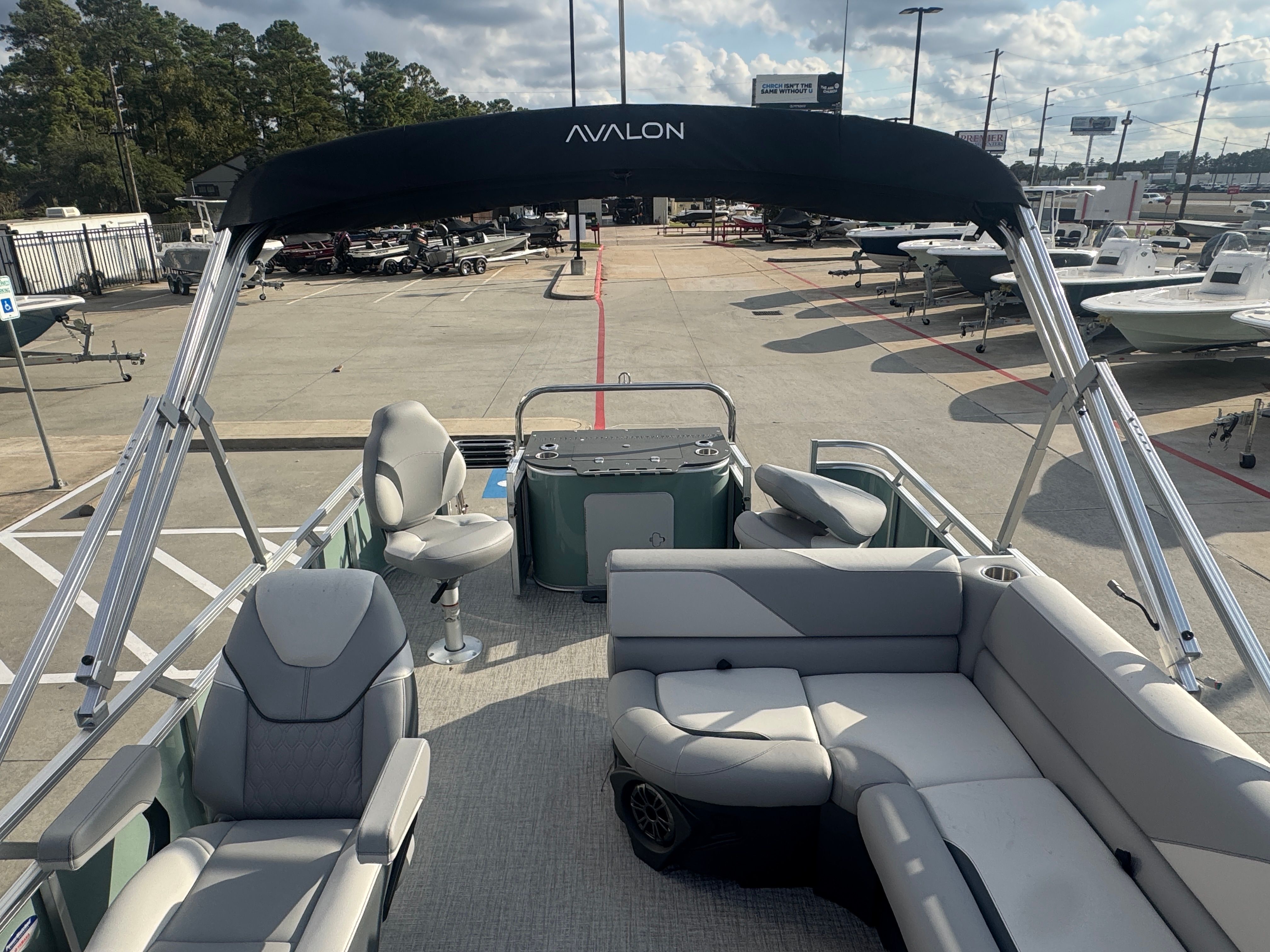 2026 Avalon Venture 85 Quad Fish - 21' - 28