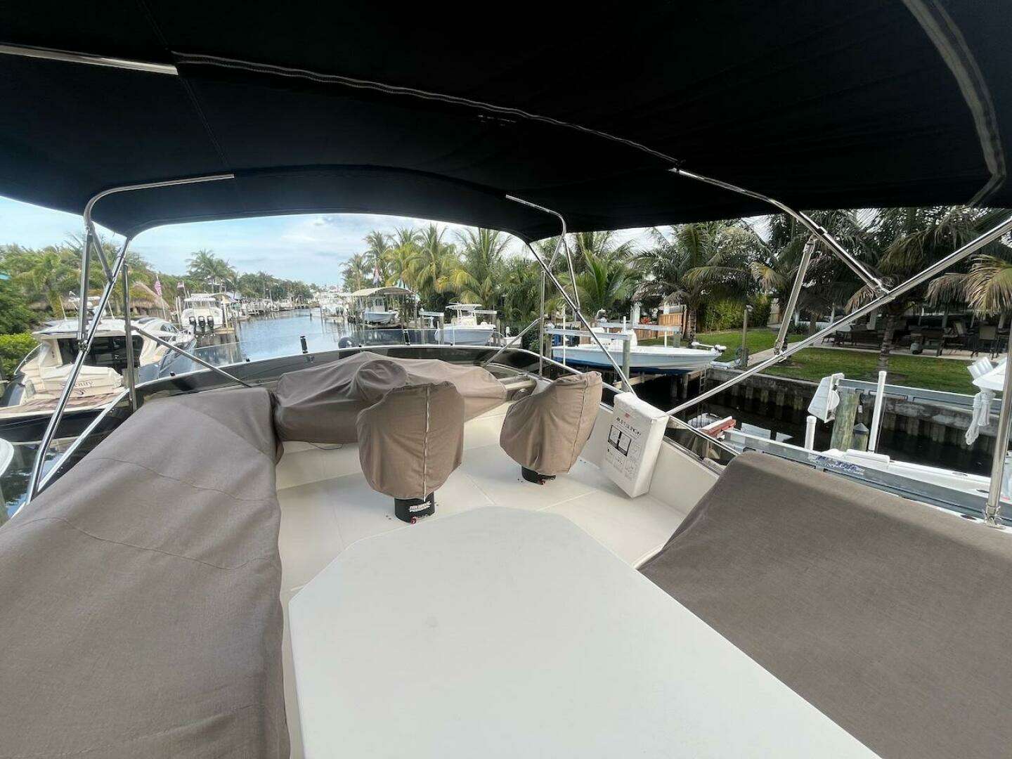 2017 Marquis 500 Sport Yacht - Image 19