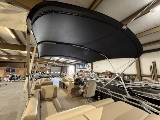 2026 Tahoe Sport - 23 FT Cruise - 12