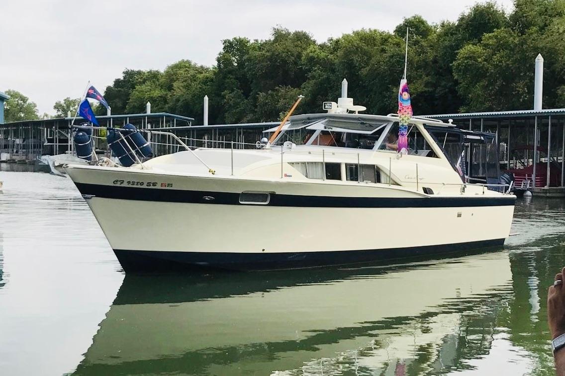 1968 Chris-Craft 35 Commander