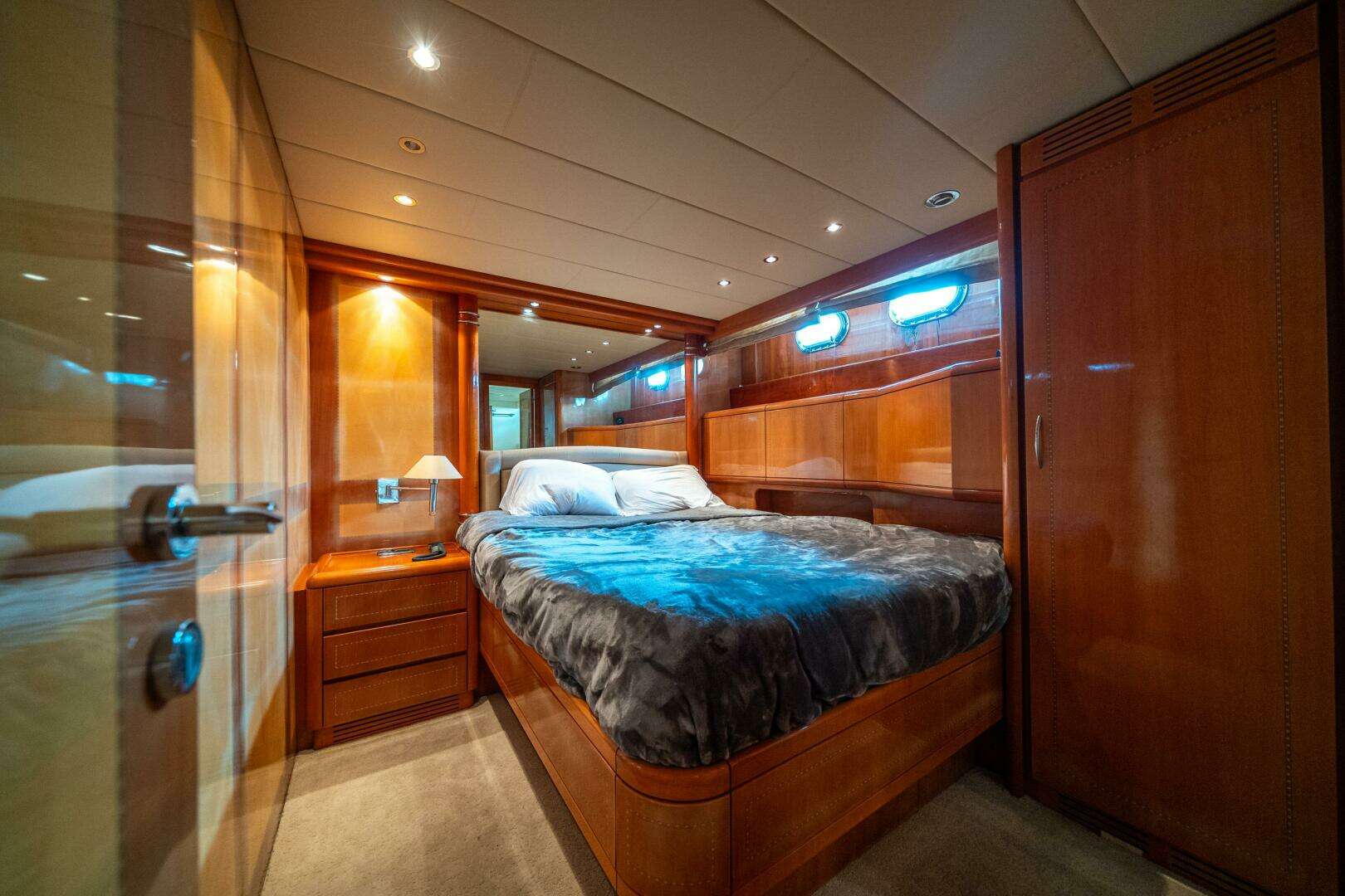 2001 Mangusta 80 - Image 38