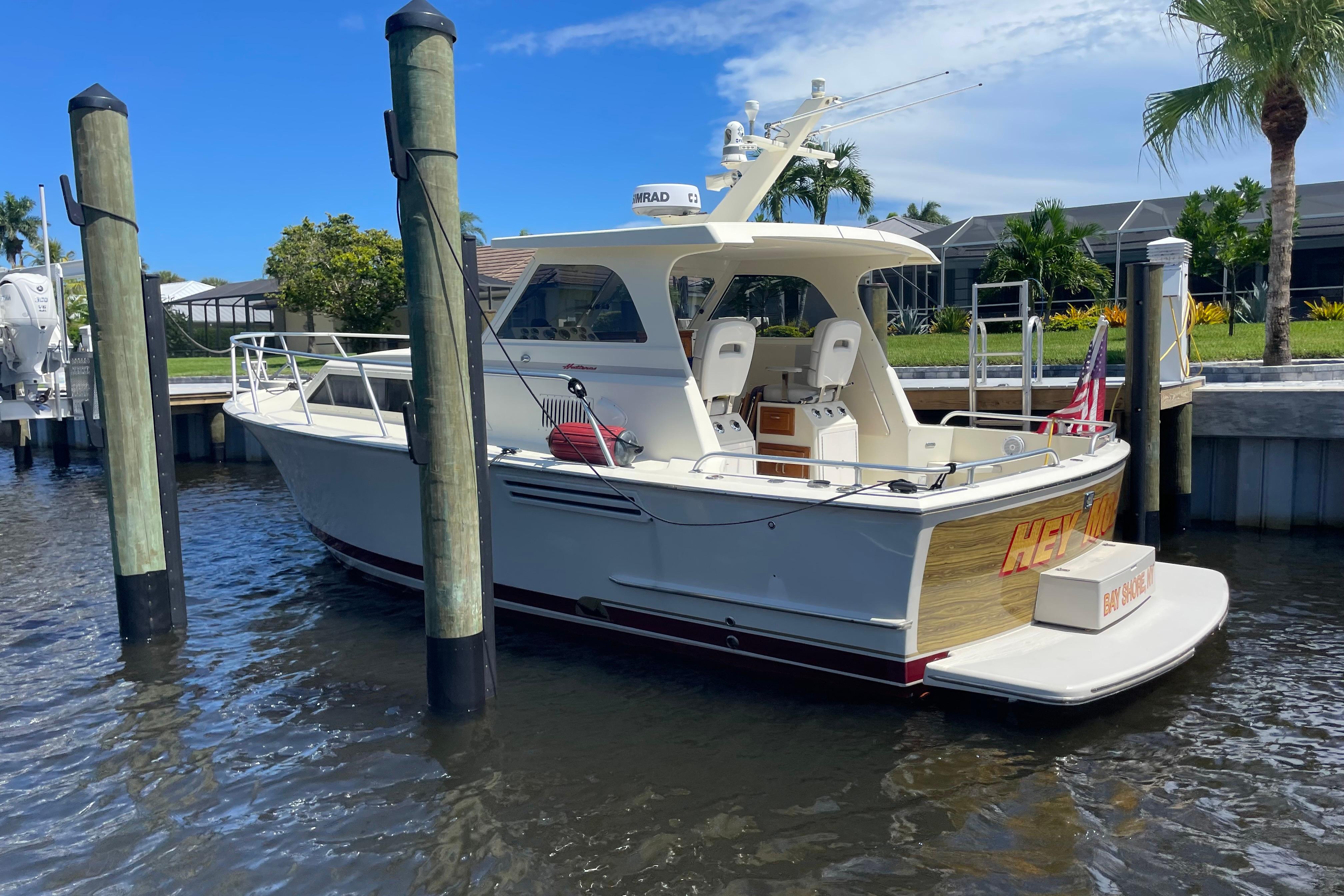 1967 Custom Hatteras 28 Cruiser