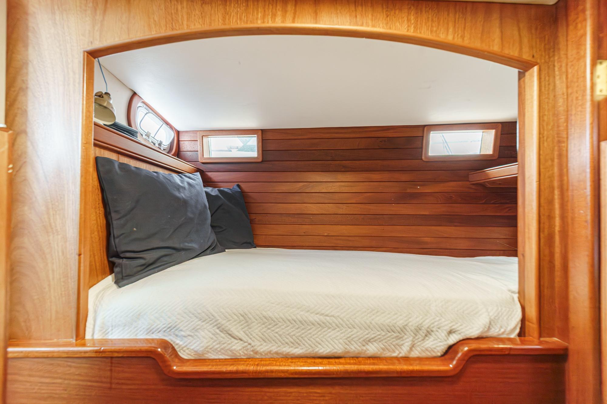 Third stateroom / Crew
