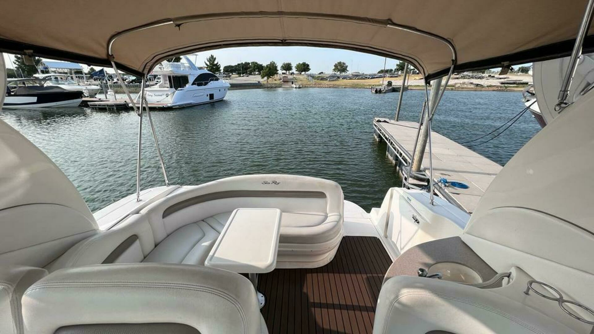 2005 Sea Ray Sundancer 320 - Image 17