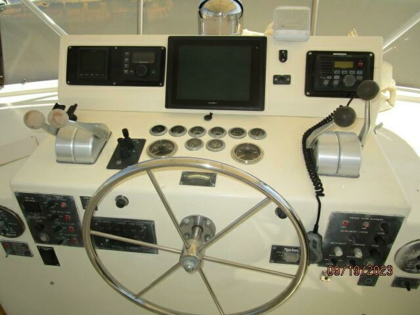 1986 Hatteras 63 CPMY - Image 18