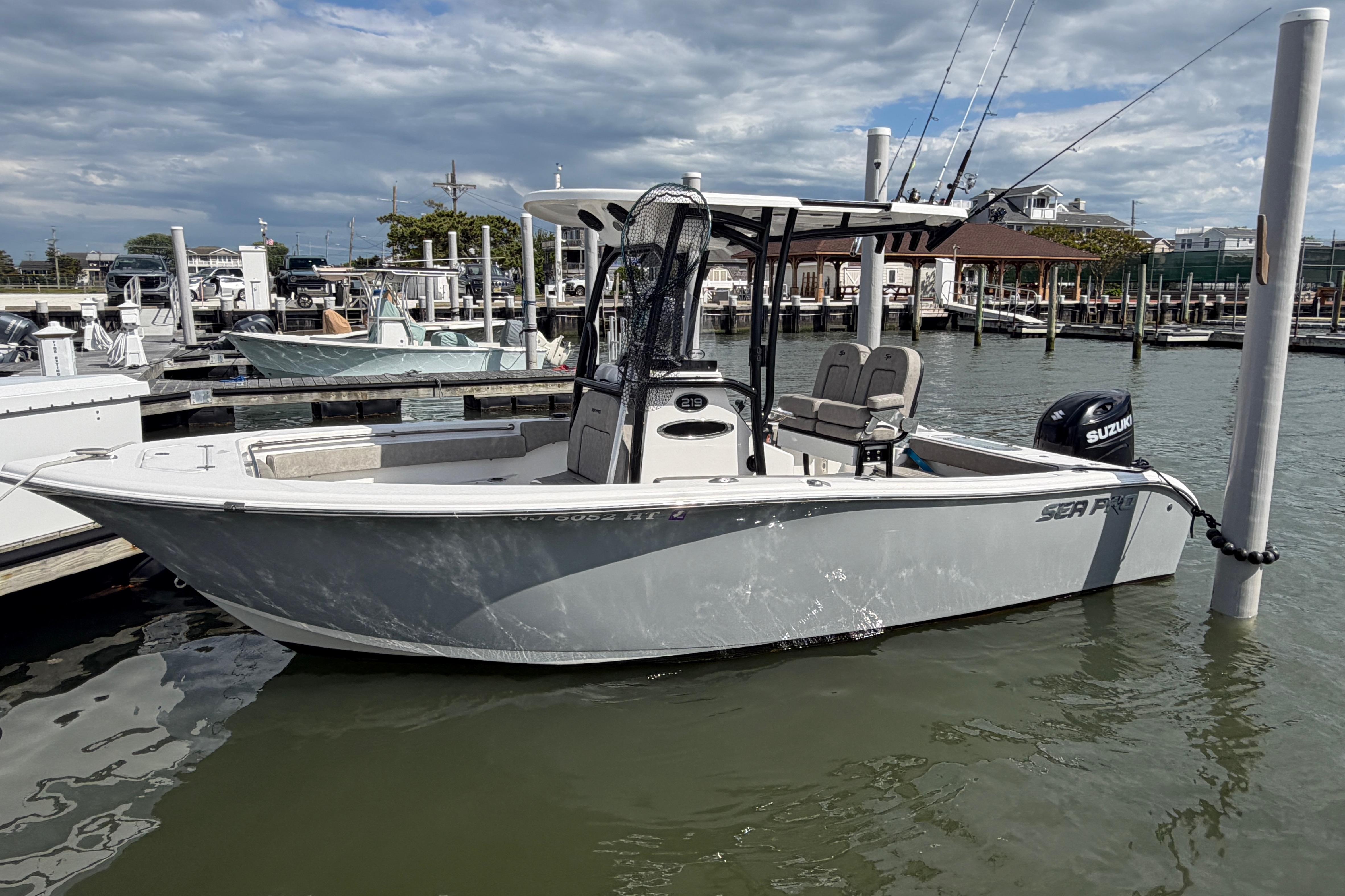 2022 Sea Pro 219 Deep V CC
