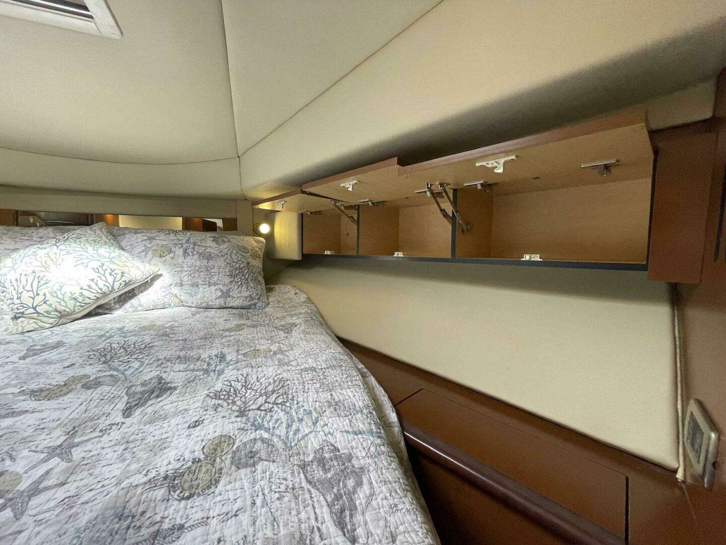 2007 Sea Ray 44 Sedan Bridge - Image 23