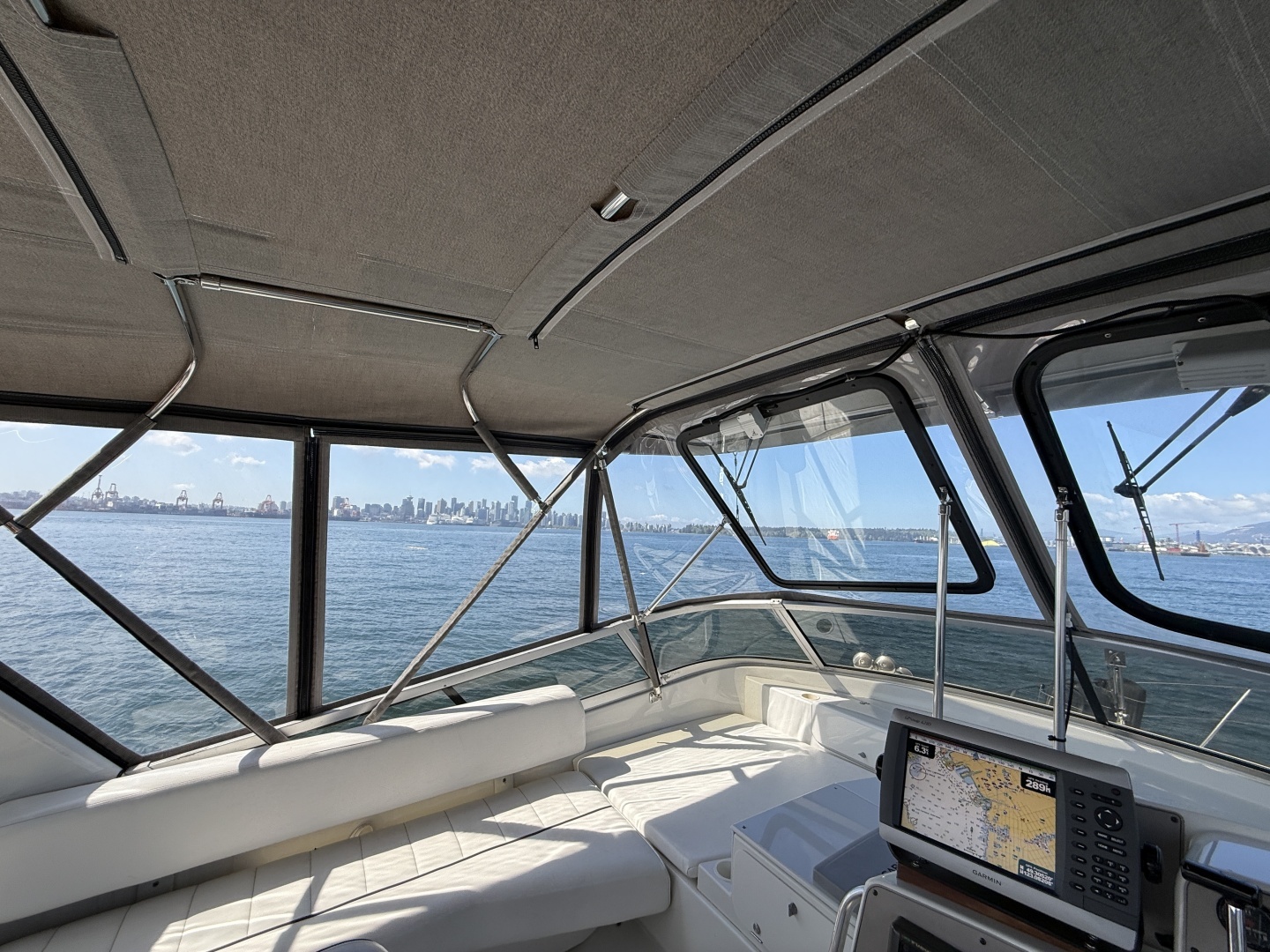 1996 Carver 370 Voyager - Image 39