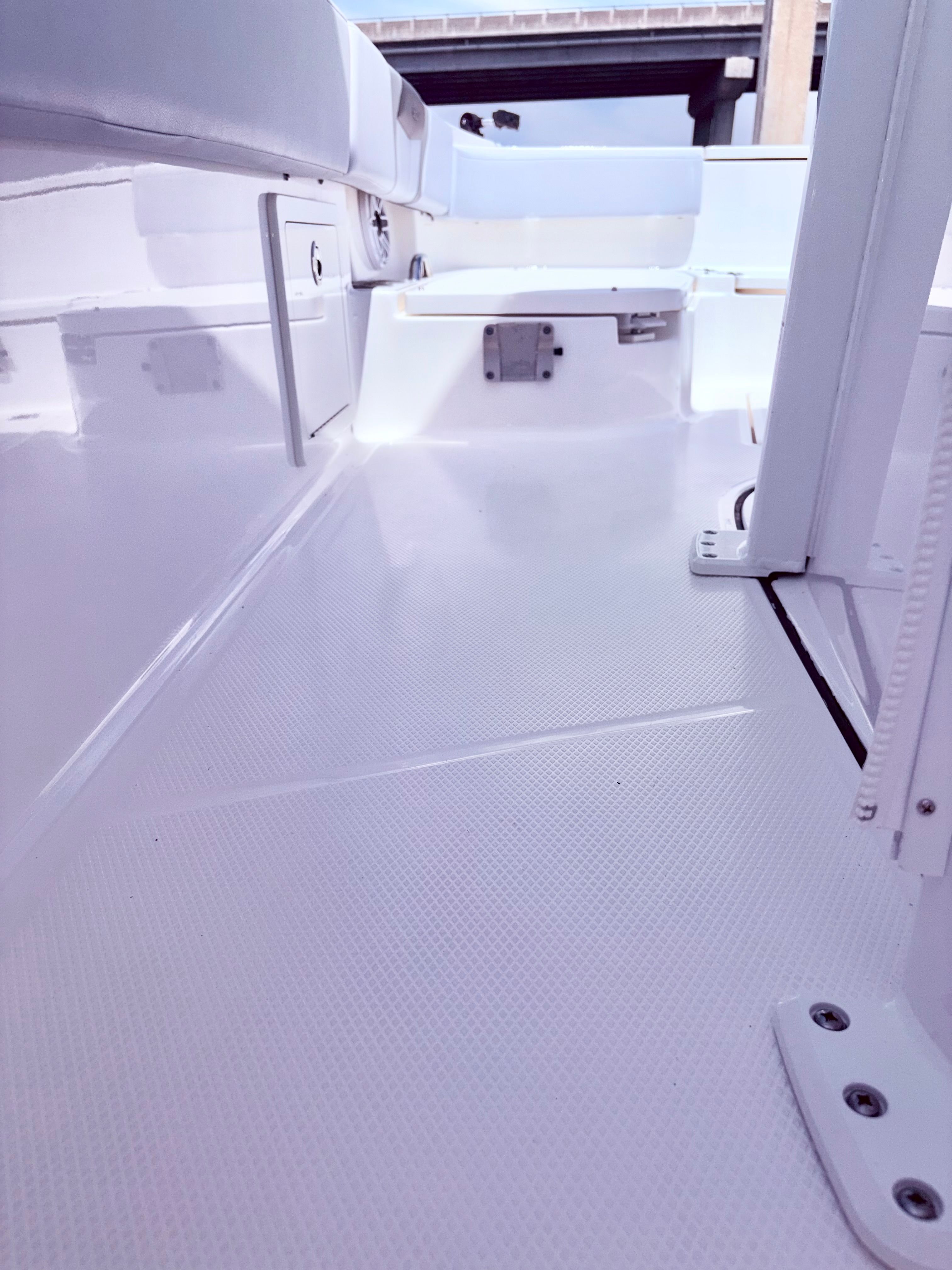 Interior view of 2025 Robalo 266 Cayman boat deck.