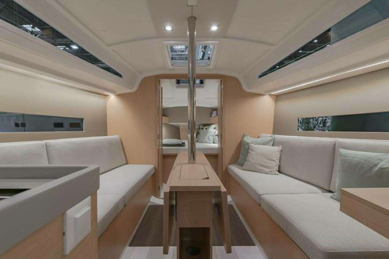 2026 Beneteau Oceanis 30.1 Swing Keel - Image 13