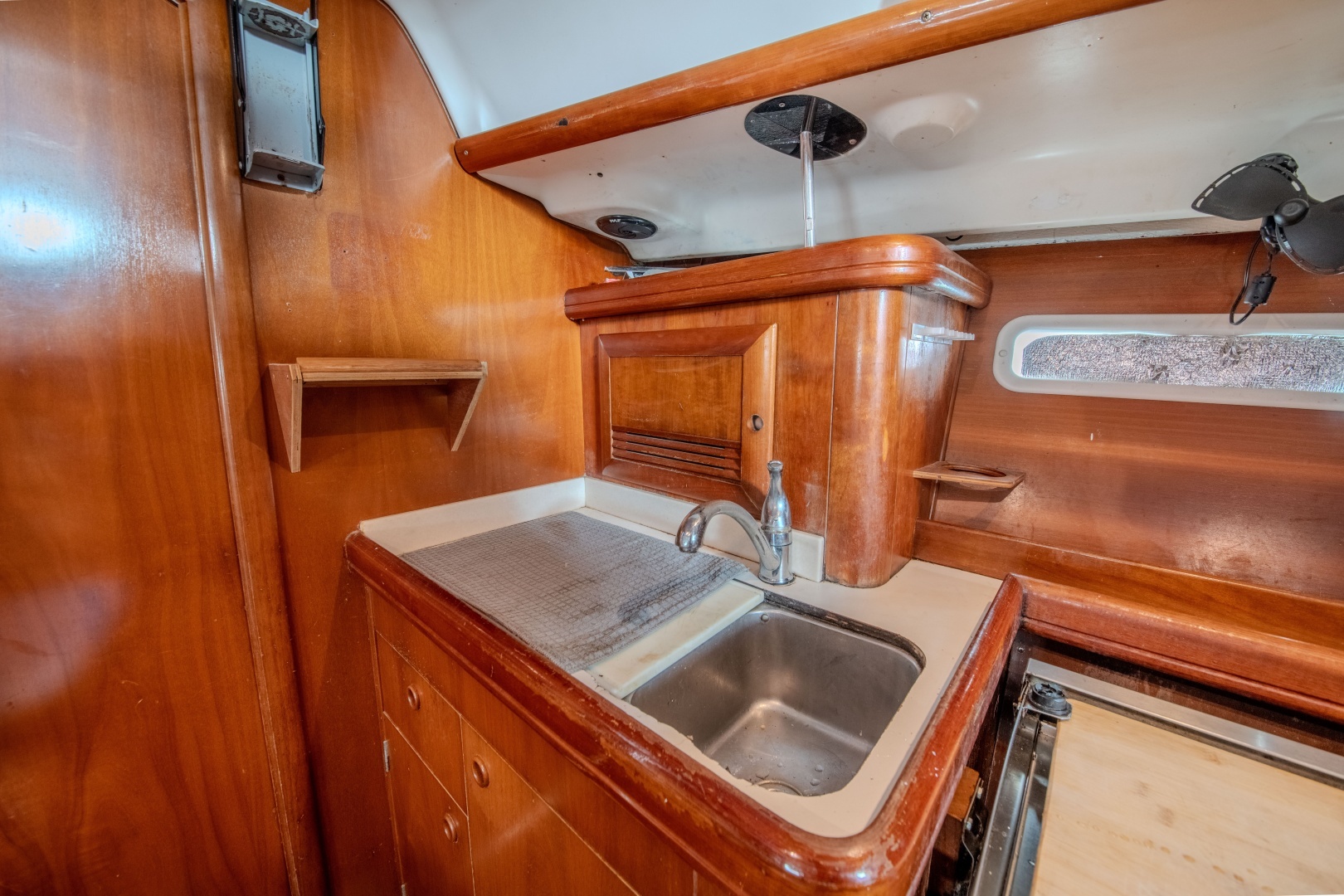 2002 Beneteau 393 - Image 35