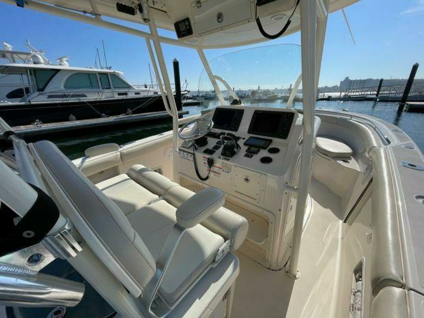 2011 Pursuit 280 CC - Image 37