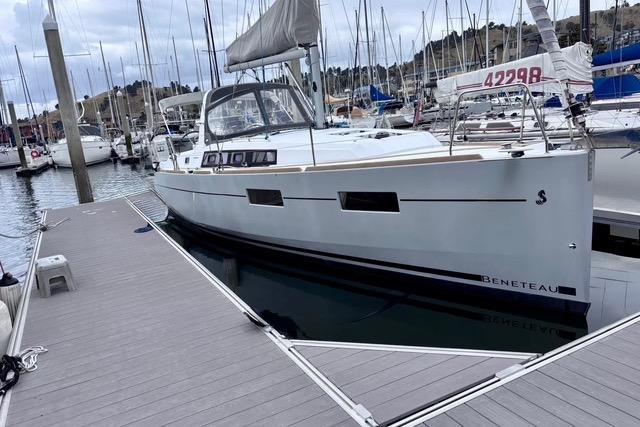 2015 Beneteau Oceanis 35