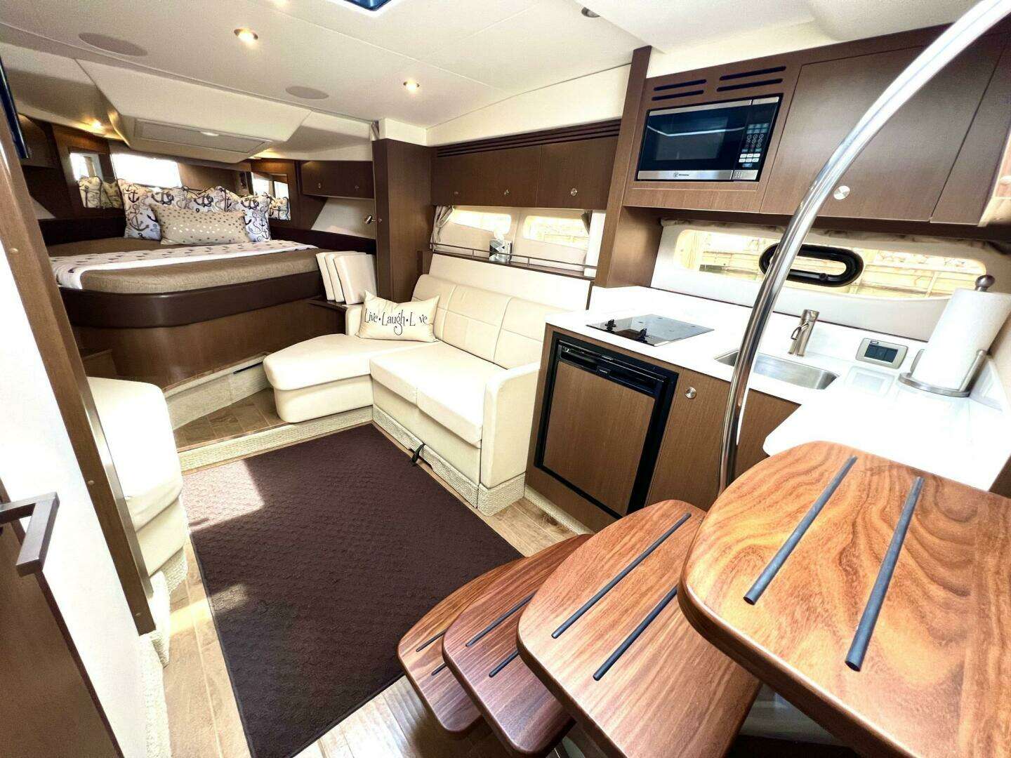 2019 Sea Ray Sundancer 350 Coupe - Image 26
