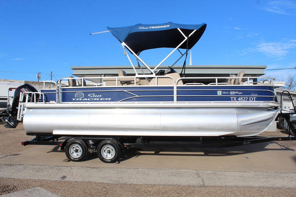 2017 Tracker Super Guide V-16 DLX SC