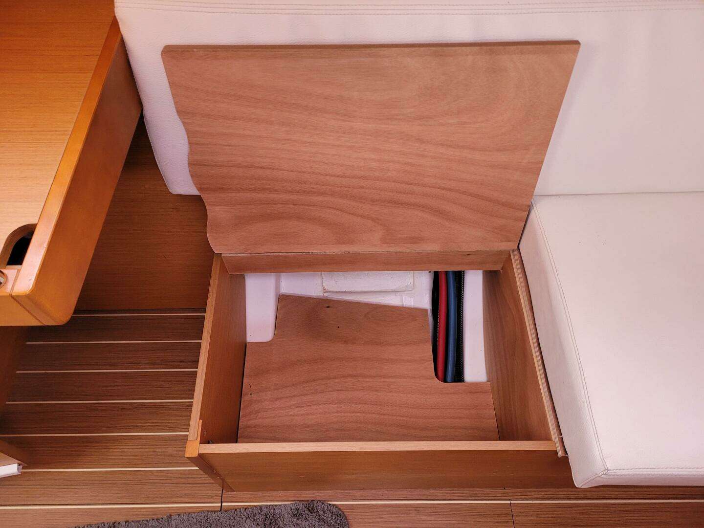 2014 Jeanneau 379 - Image 70