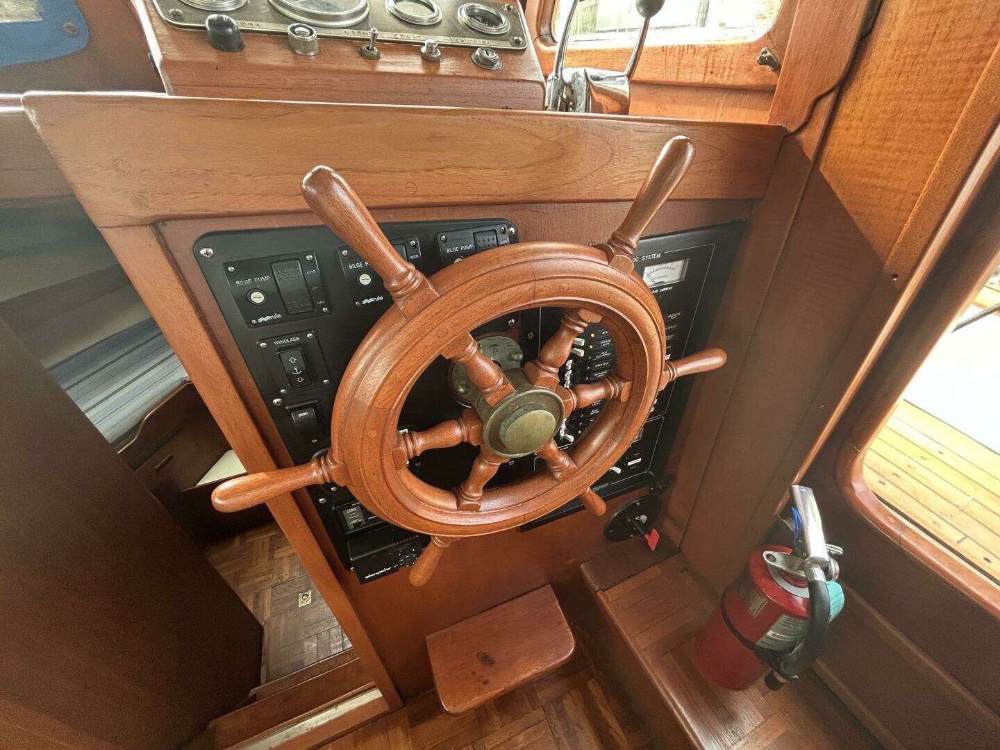 1978 Albin Dual Cabin - Image 11